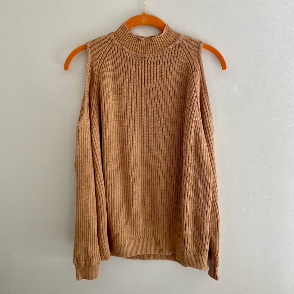 *FINAL PRICE* H&M Tan Cold Shoulder Sweater // Size M